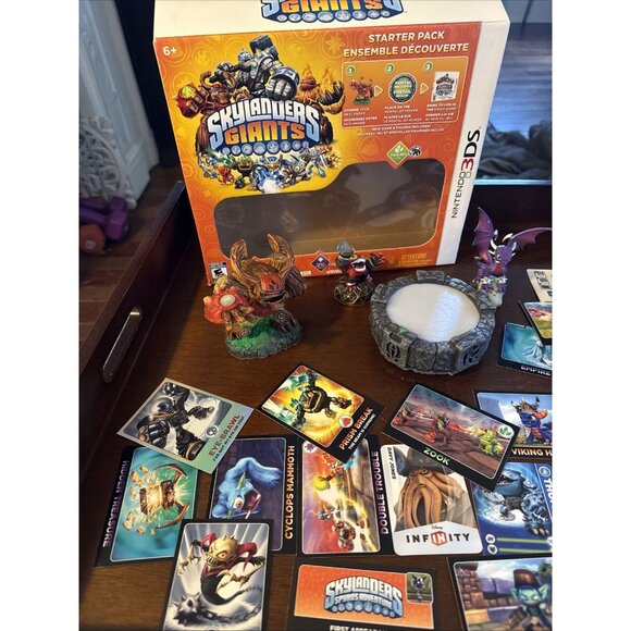 Skylanders Giants Starter Pack Nintendo 3DS. Open Box with cards like new. - Picture 2 of 6